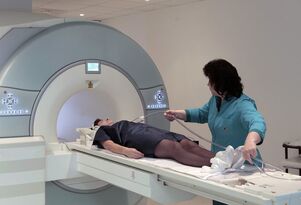 MRI van de wervelkolom om de oorzaak van lage rugpijn te identificeren