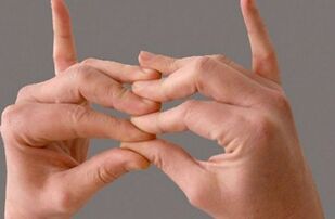 oorzaken van pijn in de gewrichten van de vingers